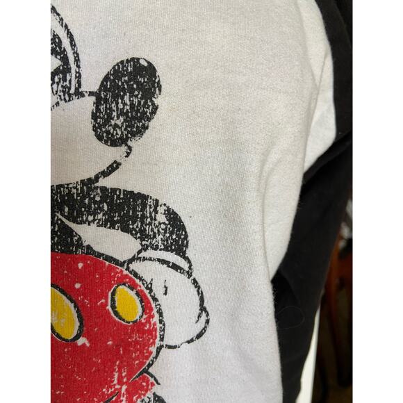 Disney Womens‎ Juniors Sweatshirt Size M Cropped Mickey Mouse Black White Raglan - Picture 5 of 5